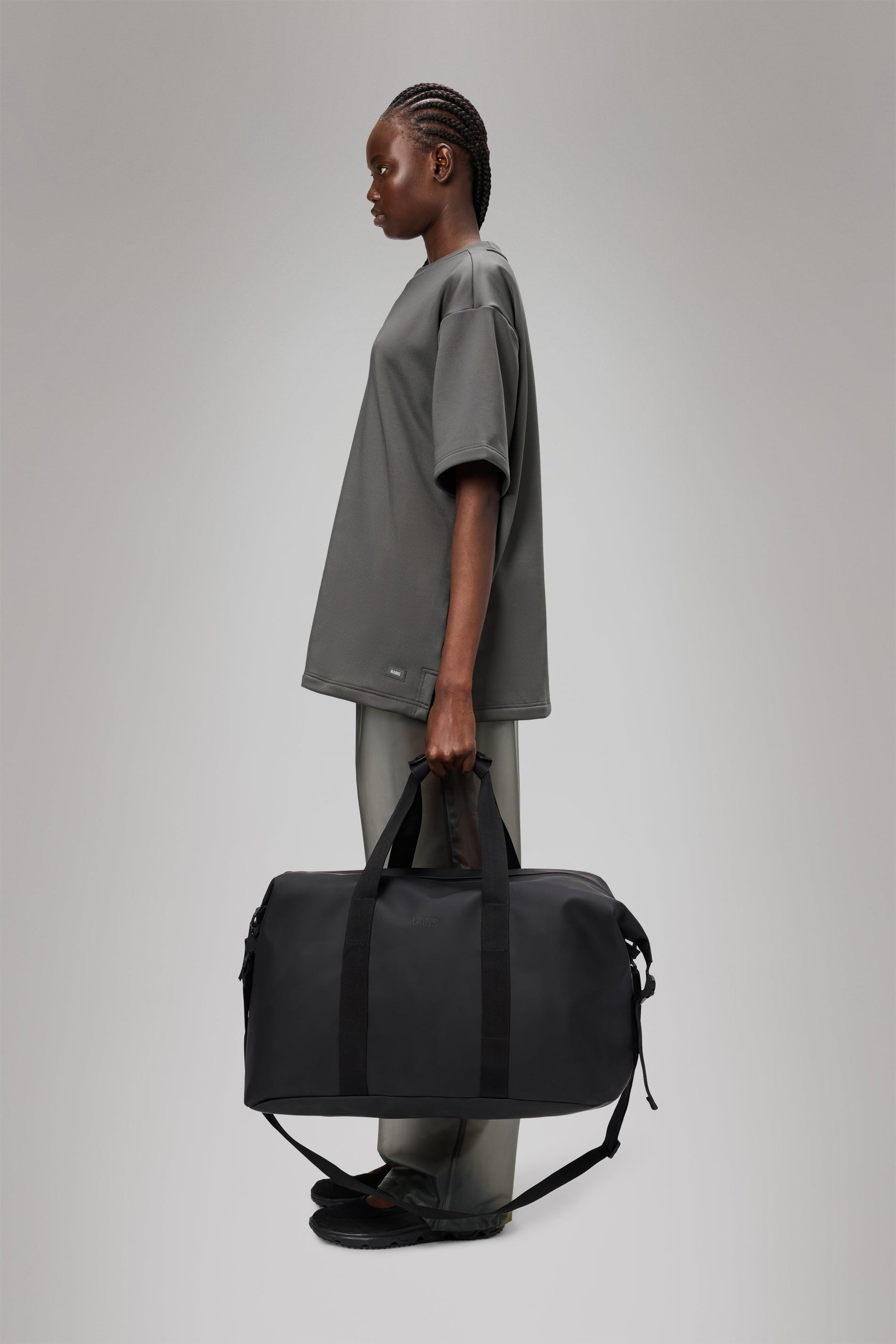 Rains Hilo Weekend Bag Black 36L H27 x D26 x W52 cm Weekender