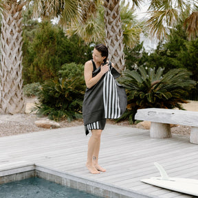 Original Towel: Poolside Black Nomadix