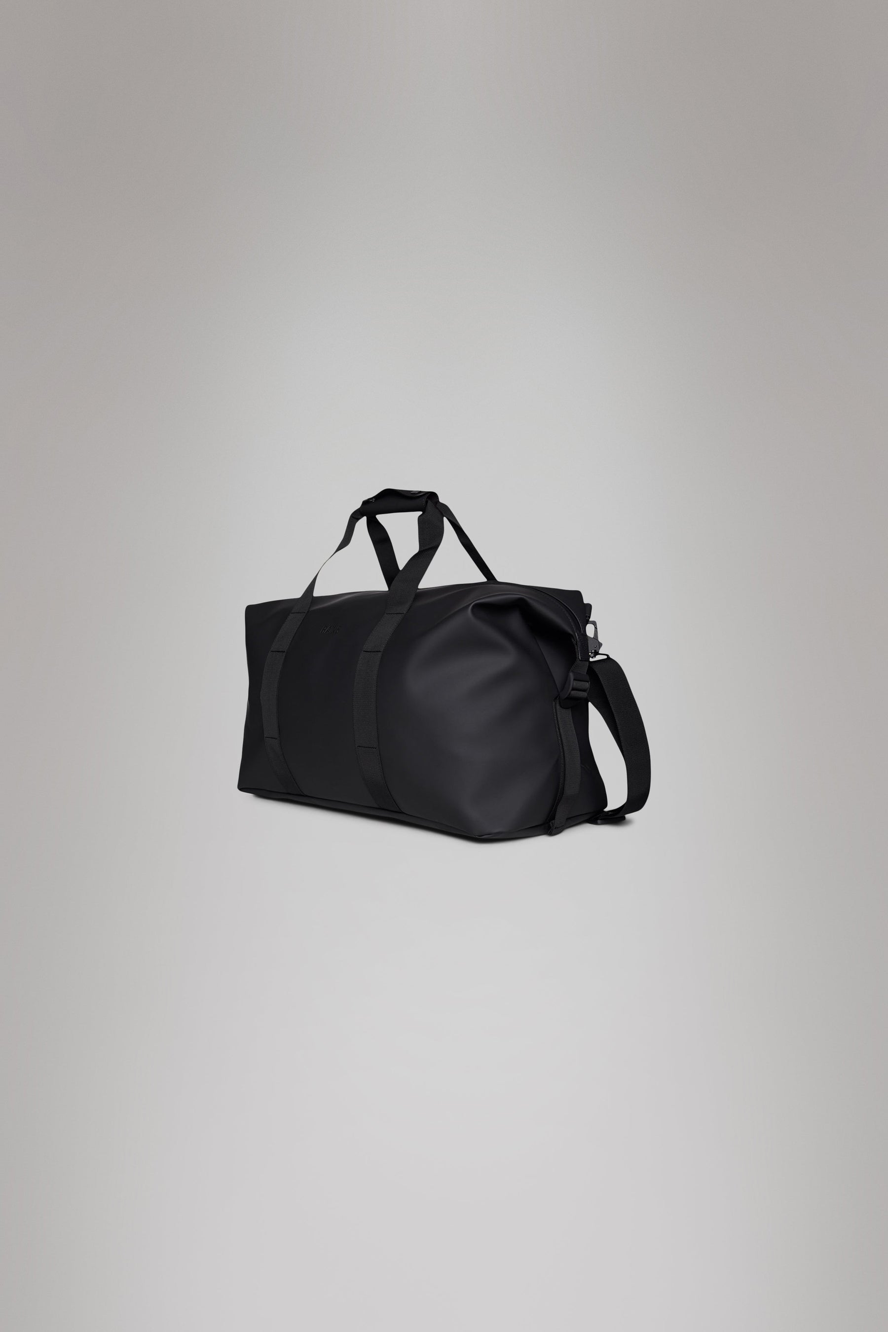 Rains Hilo Weekend Bag Black 36L H27 x D26 x W52 cm Weekender