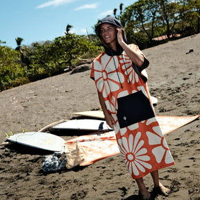 Changing Poncho: Big Flowers Expedition Orange Nomadix