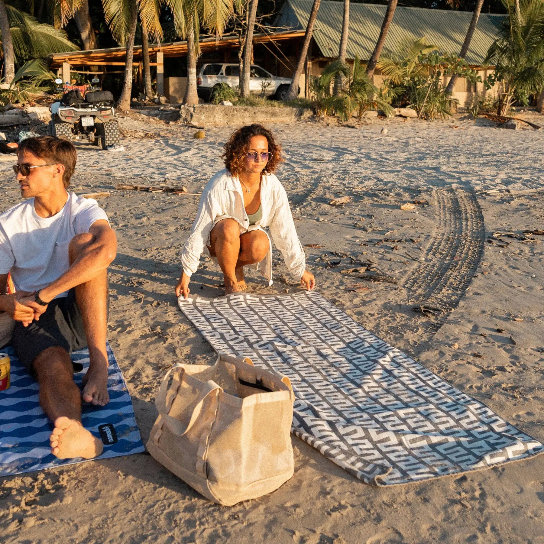 Organic Travel Towel: Modern Switchback Black Nomadix