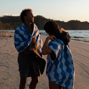 Changing Poncho: Slack Tide Coastal Blue Nomadix