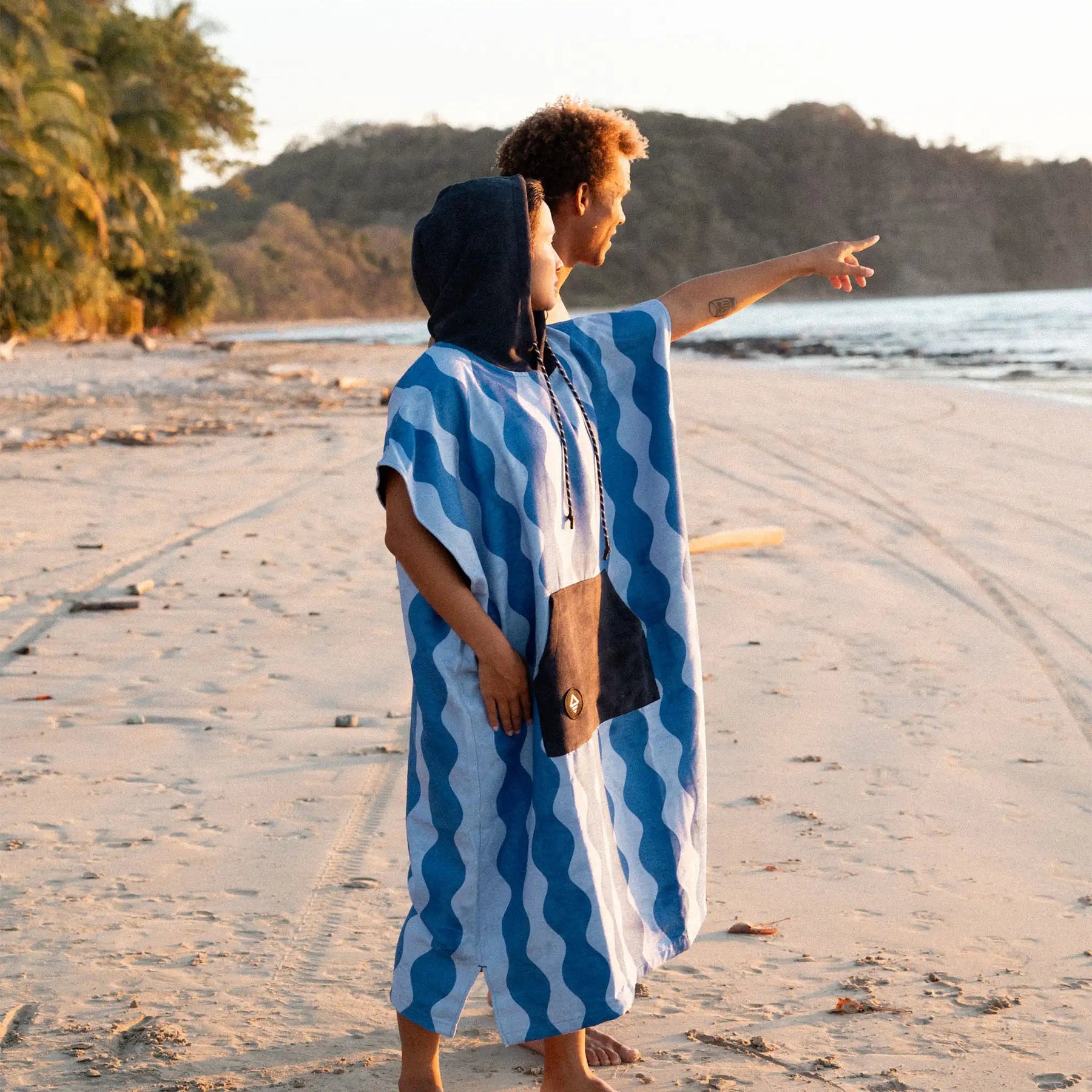 Changing Poncho: Slack Tide Coastal Blue Nomadix