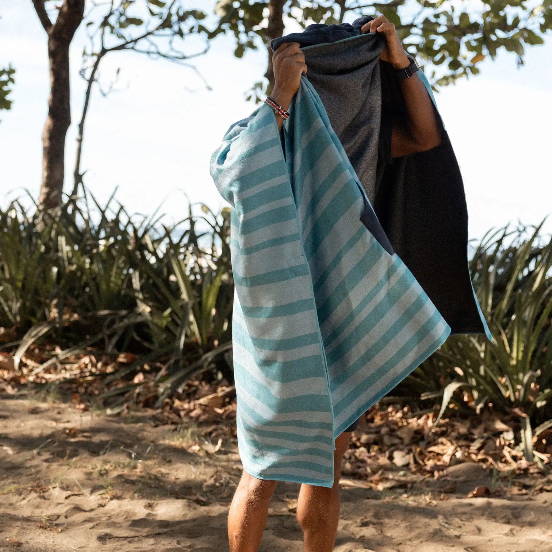 Poncho Towel: Sidewinder Agua Nomadix