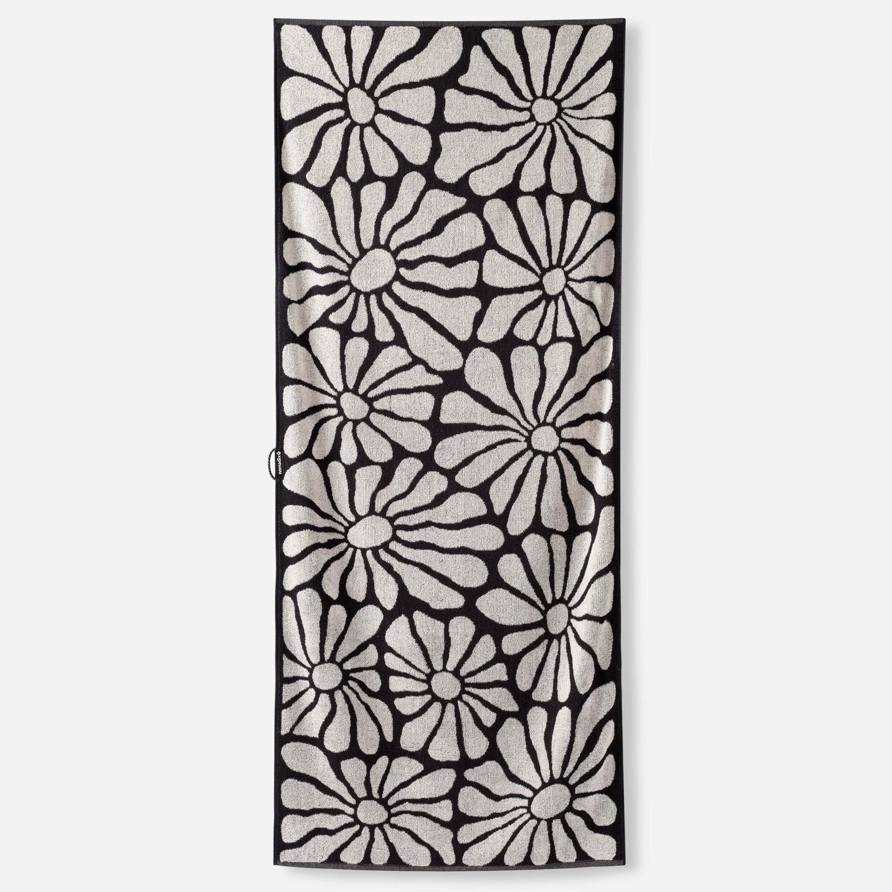 Organic Beach Towel: Lazy Daisy Black Nomadix