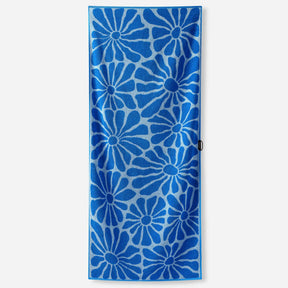 Organic Beach Towel: Lazy Daisy Stellar Coastal Blue Nomadix