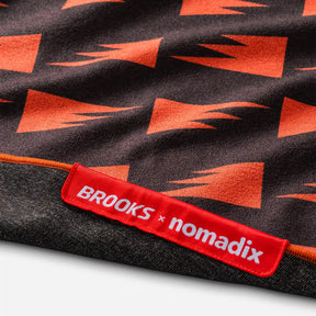 Fitness Towel: Summit Black (Nomadix x Brooks) Nomadix