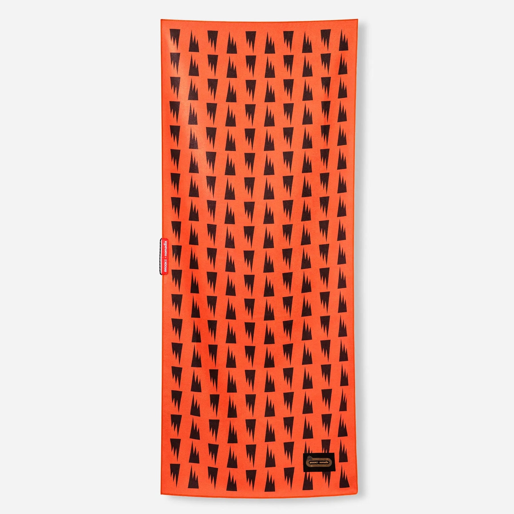 Original Towel: Summit Expedition Orange (Nomadix x Brooks) Nomadix