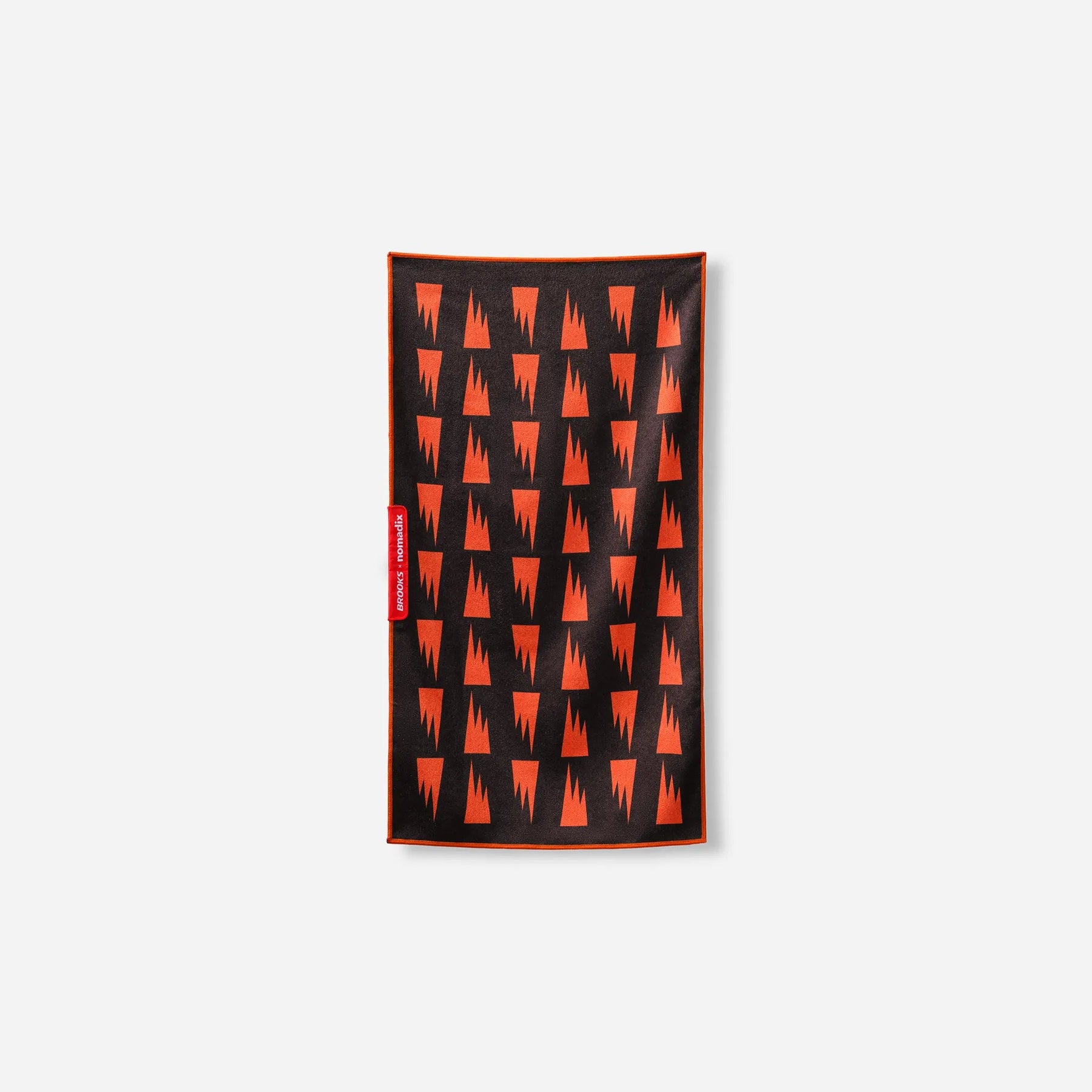 Fitness Towel: Summit Black (Nomadix x Brooks) Nomadix