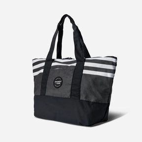 The Tote: Nomadix x FARO: Poolside Black Nomadix