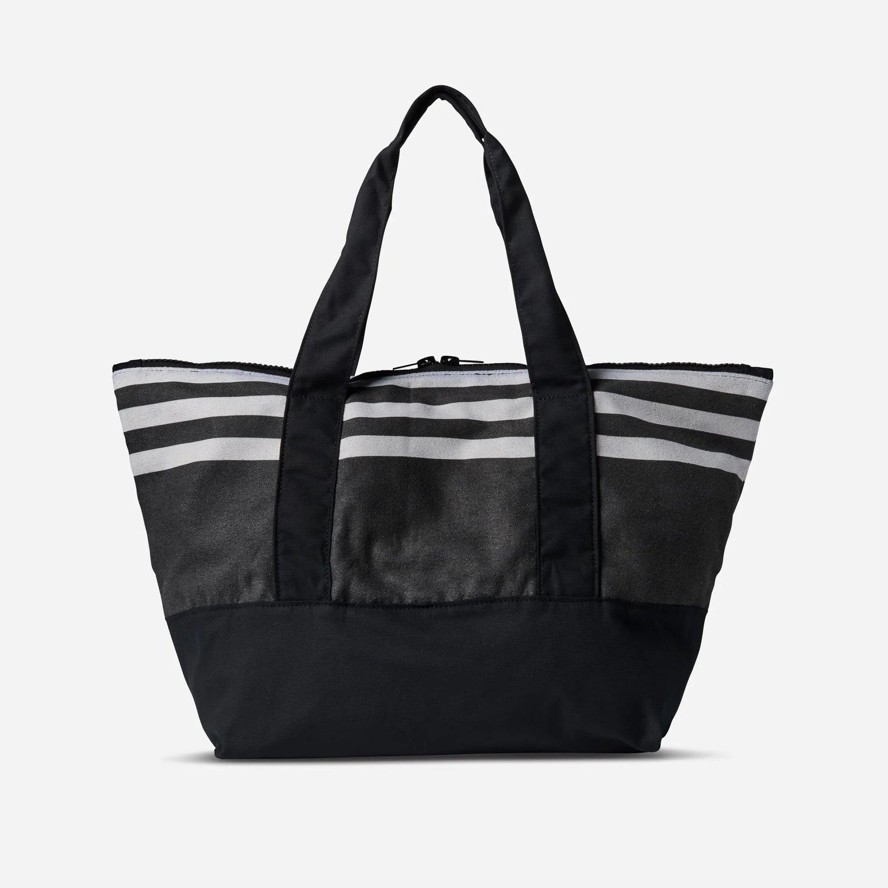 The Tote: Nomadix x FARO: Poolside Black Nomadix