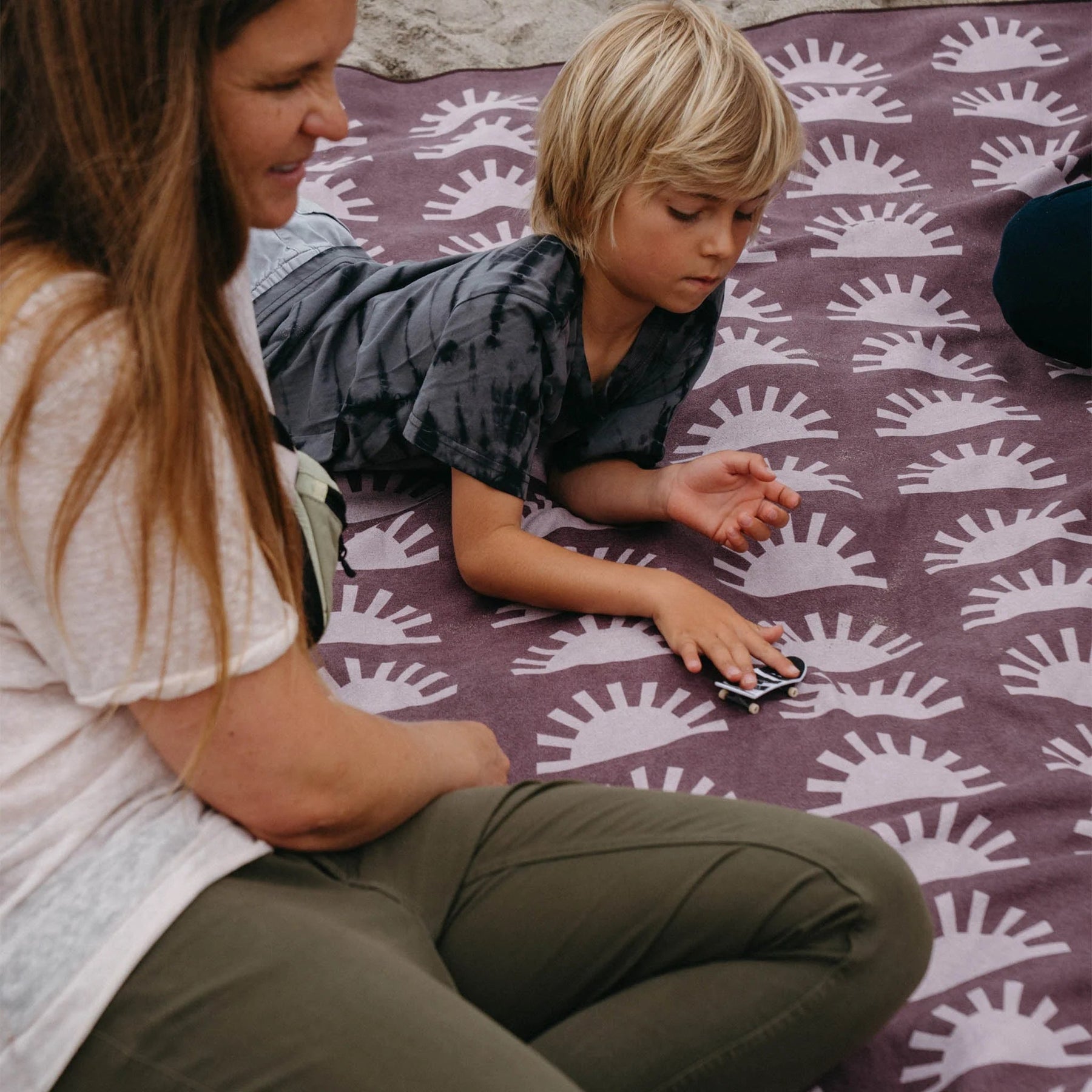 Blanket Towel: Sunshine Burgundy Nomadix