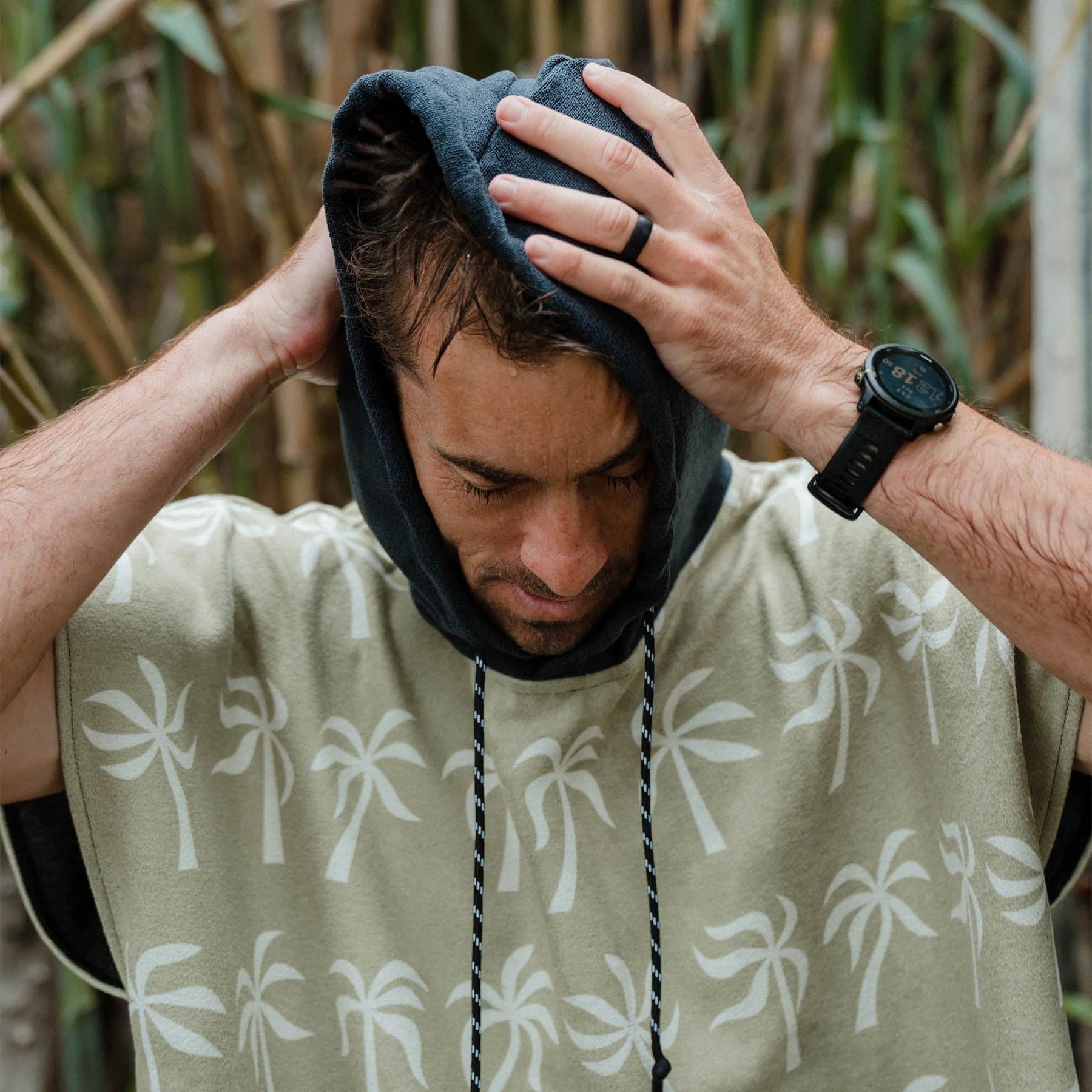 Changing Poncho: Breezy Palms Olive Nomadix