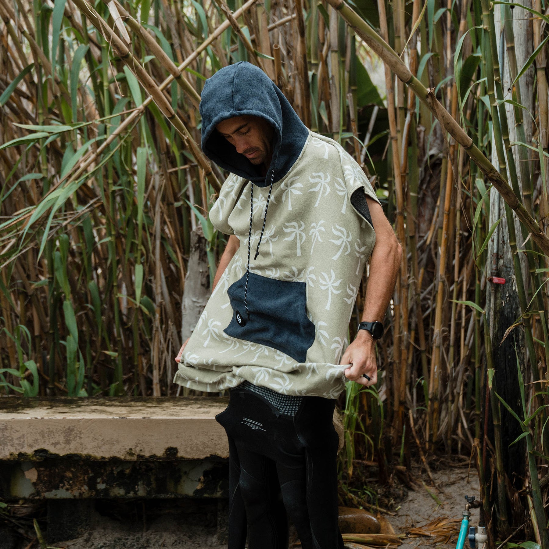 Changing Poncho: Breezy Palms Olive Nomadix
