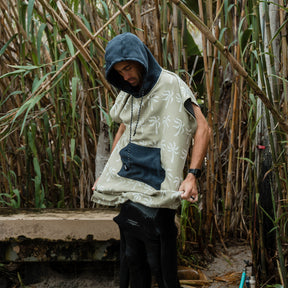 Changing Poncho: Breezy Palms Olive Nomadix