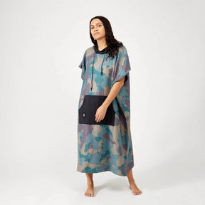 Changing Poncho: Camo Green Nomadix