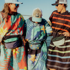 Changing Poncho: Palms Coral Nomadix