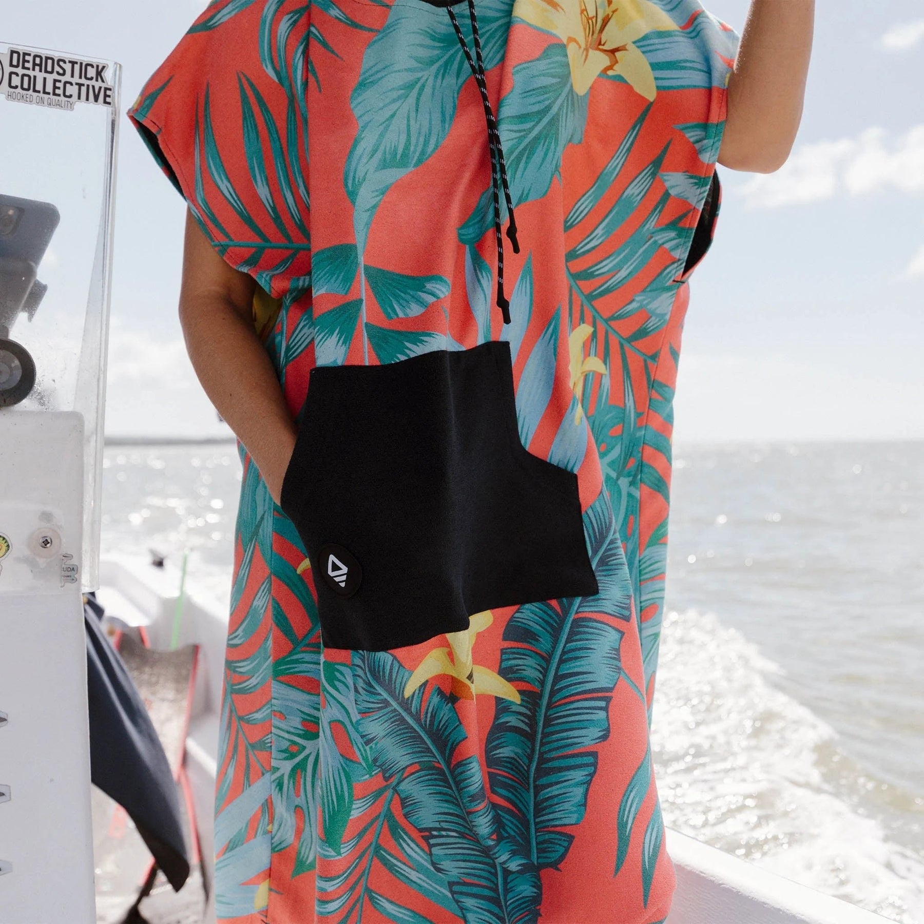 Changing Poncho: Palms Coral Nomadix