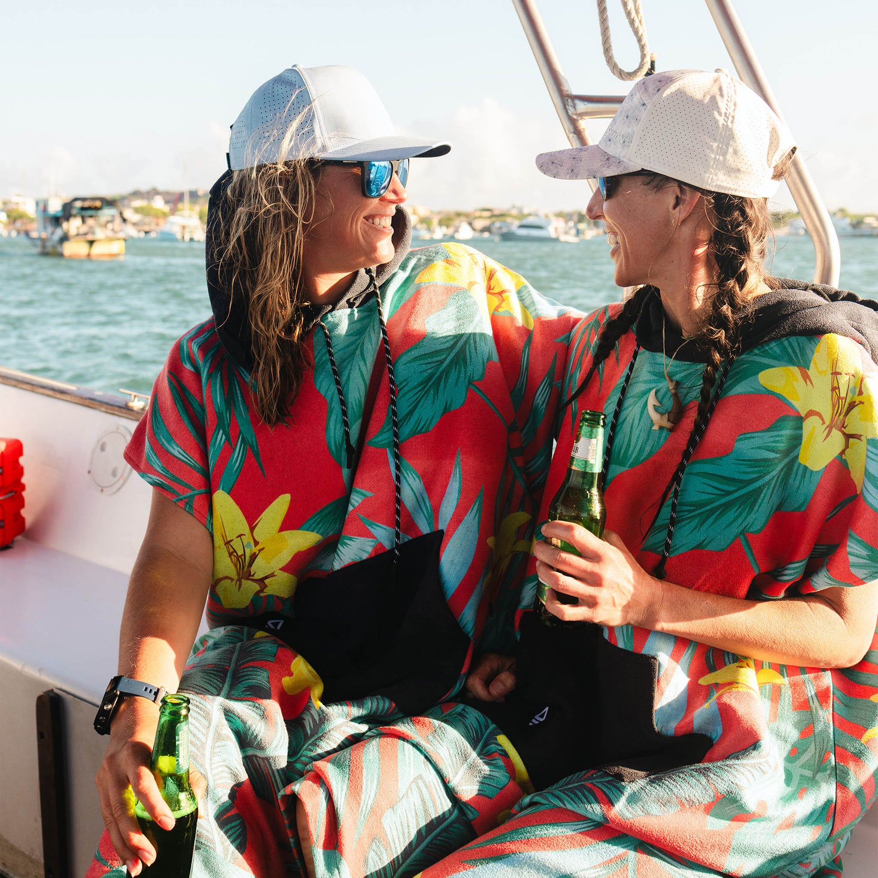 Changing Poncho: Palms Coral Nomadix