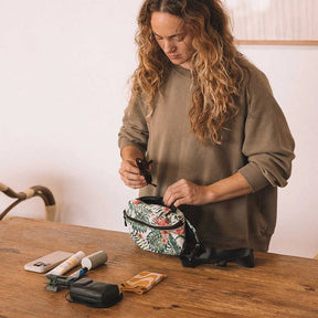 Fanny Pack: Palms Pink Nomadix