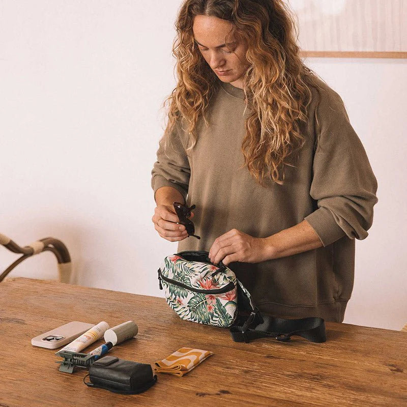 Fanny Pack: Palms Pink Nomadix