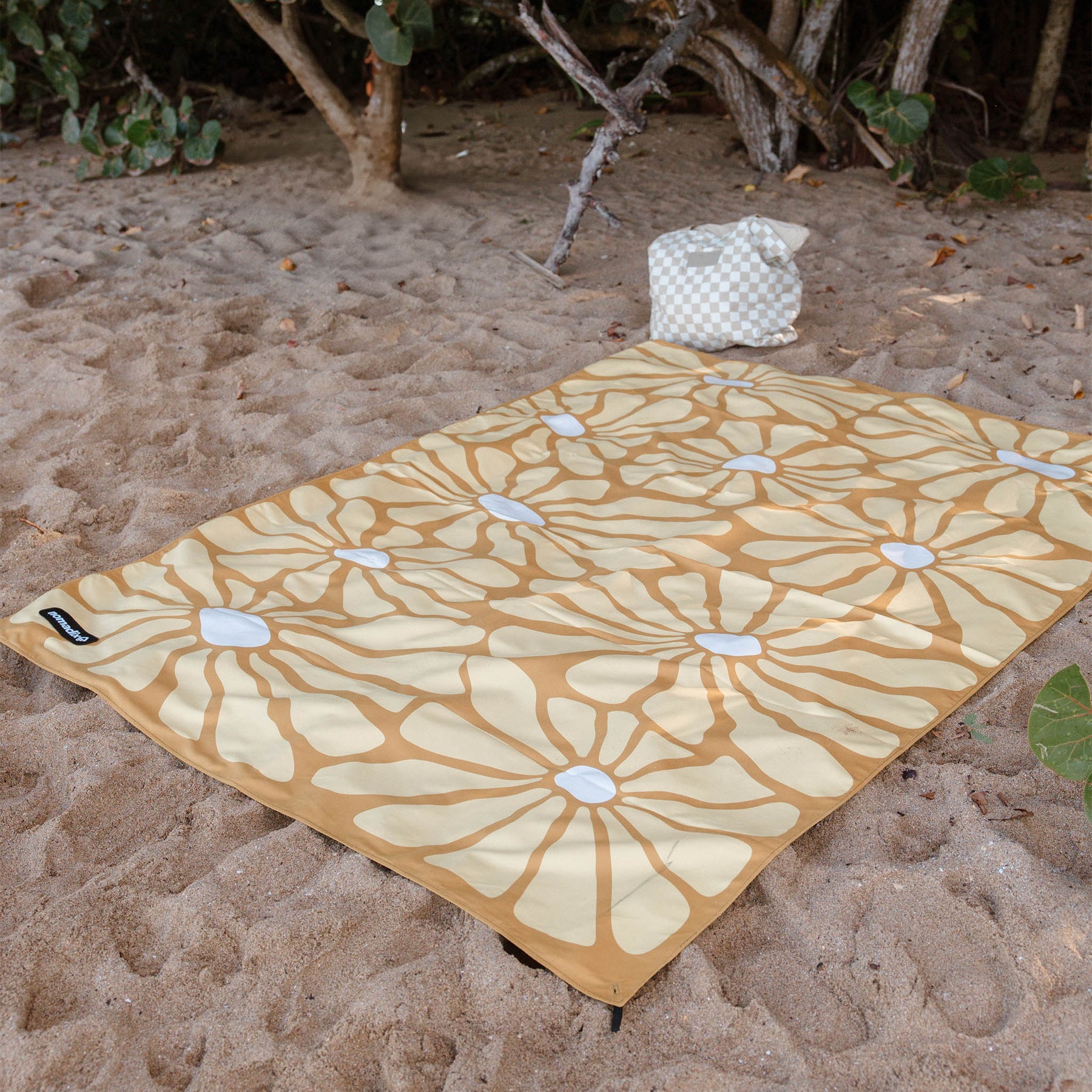 Festival Blanket: Lazy Daisy Gold Nomadix