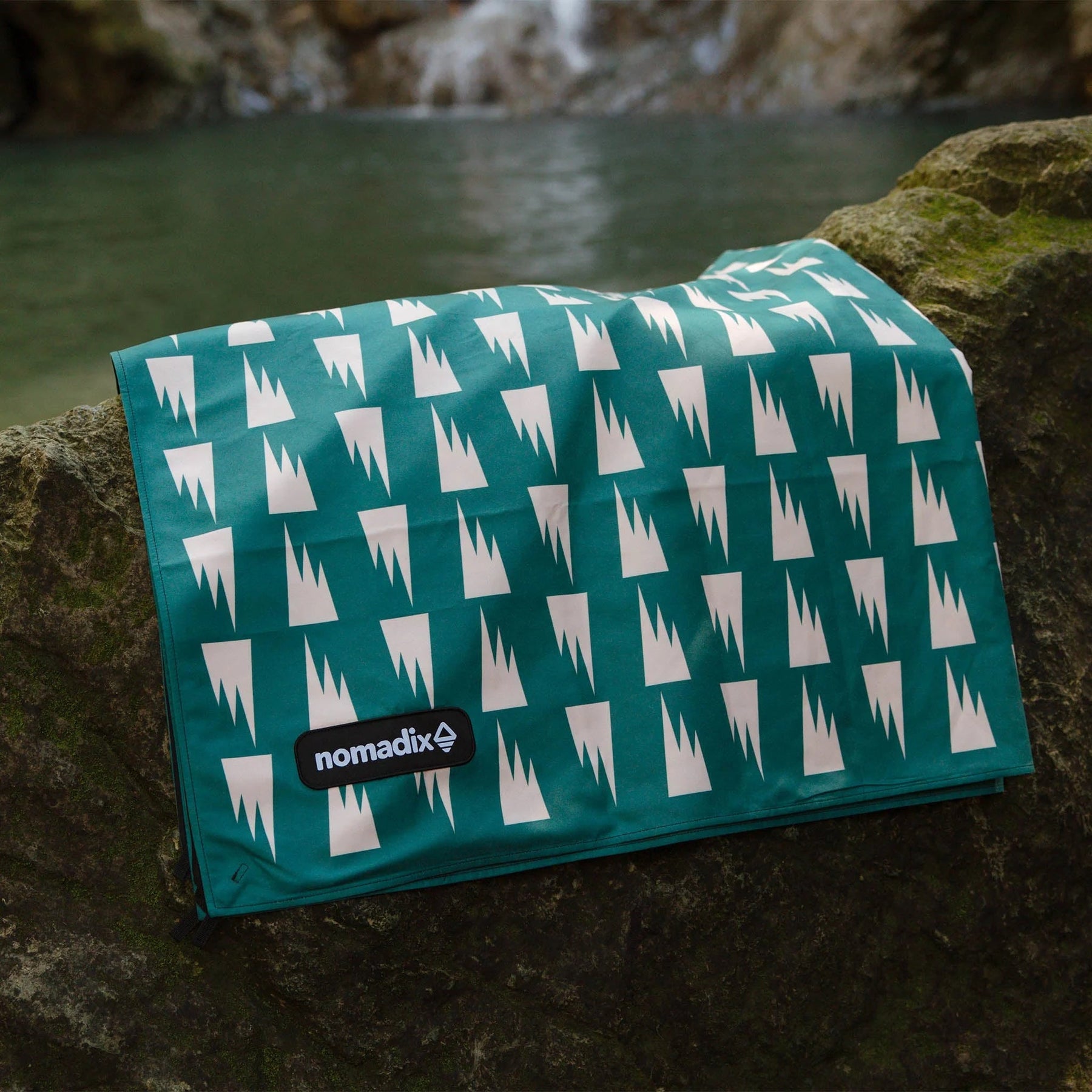 Festival Blanket: Summit Green Nomadix