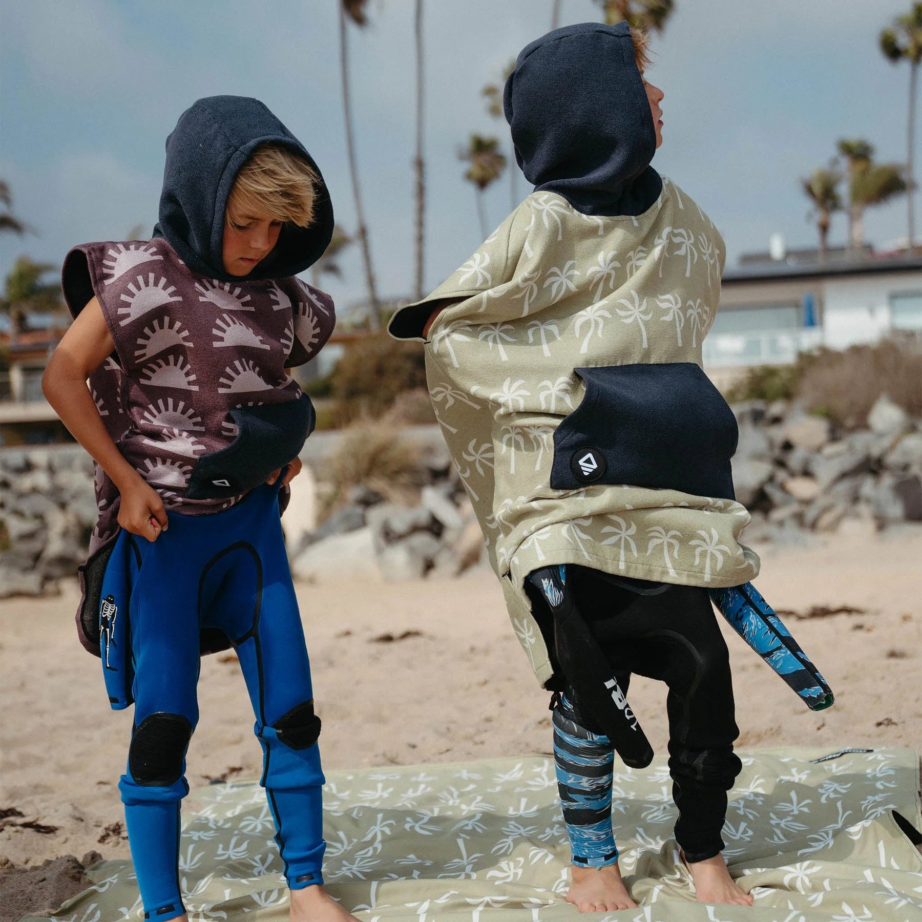 Kids Changing Poncho: Breezy Palms Olive Nomadix