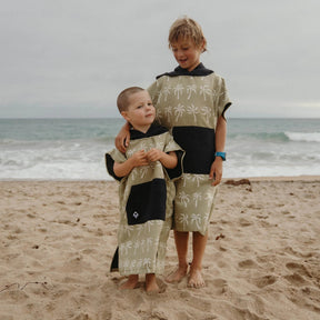 Kids Changing Poncho: Breezy Palms Olive Nomadix