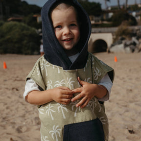Kids Changing Poncho: Breezy Palms Olive Nomadix