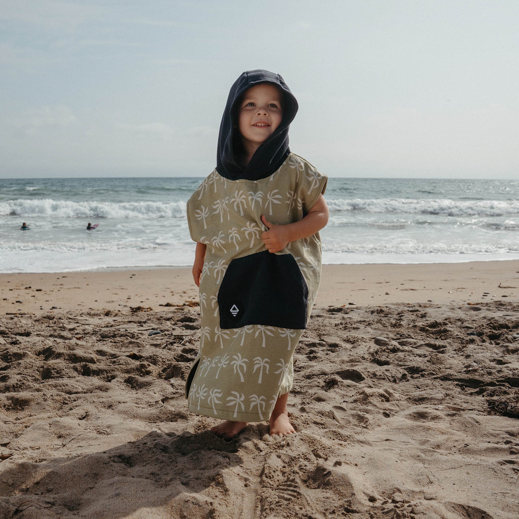 Kids Changing Poncho: Breezy Palms Olive Nomadix