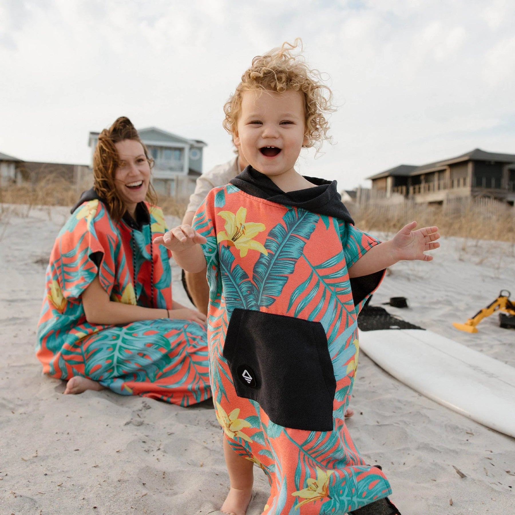 Kids Changing Poncho: Palms Coral Nomadix