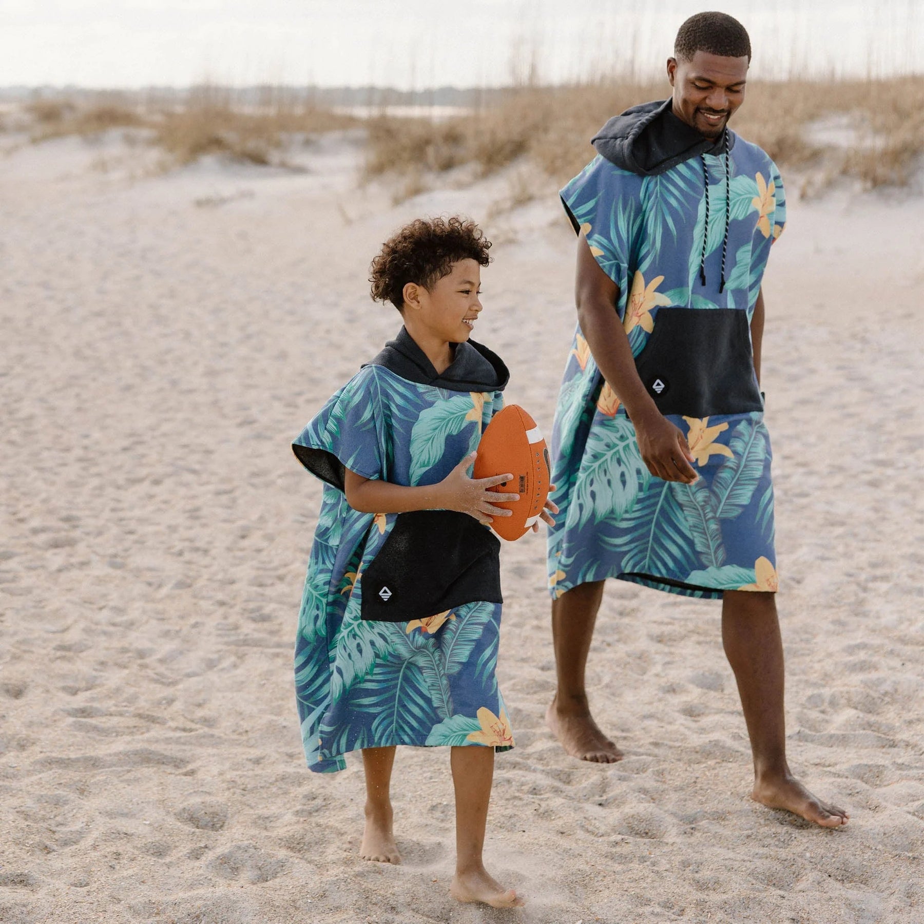 Kids Changing Poncho: Palms Dusk Nomadix
