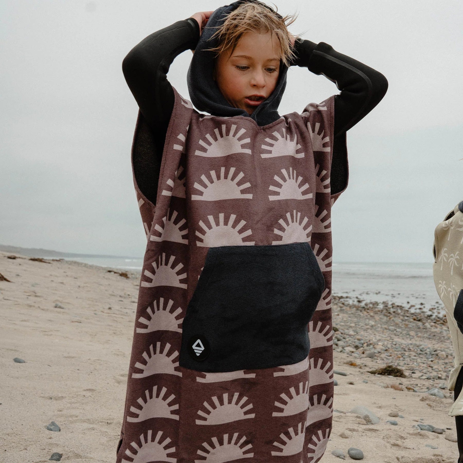 Kids Changing Poncho: Sunshine Burgundy Nomadix