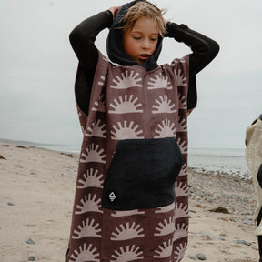 Kids Changing Poncho: Sunshine Burgundy Nomadix