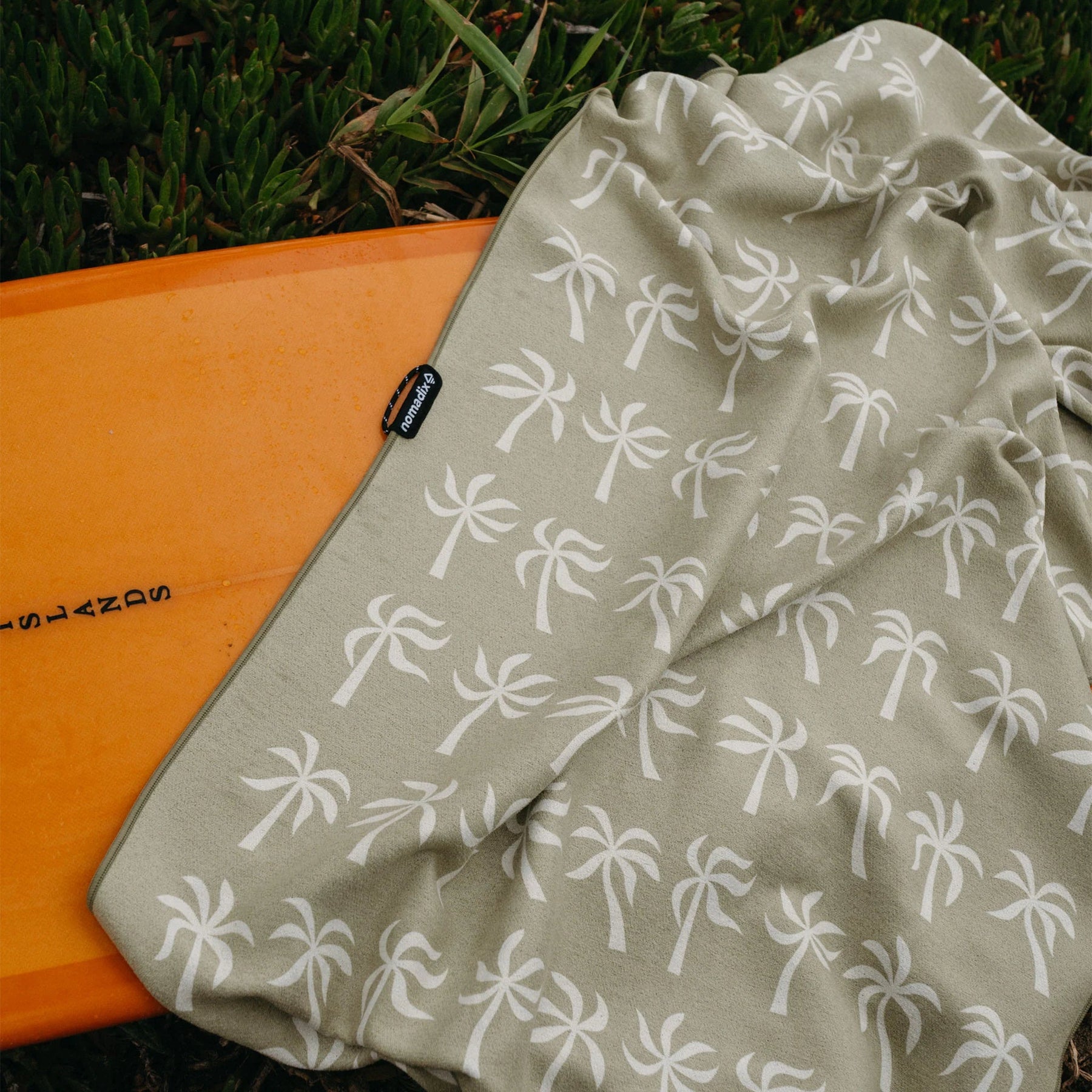 Original Towel: Breezy Palms Olive Nomadix