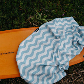 Original Towel: Calm Seas Pale Blue Sky Nomadix