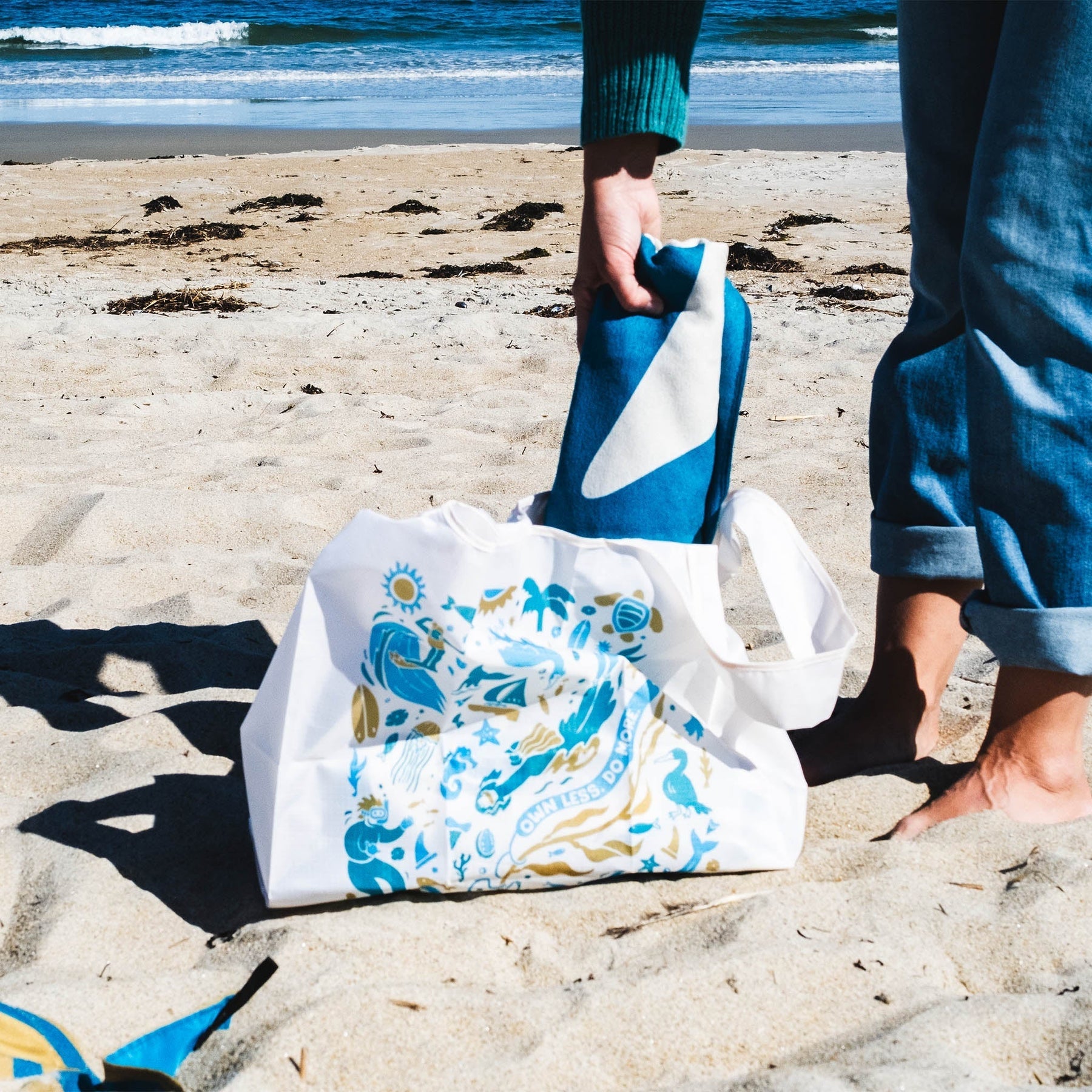 Pocket Tote: Nomadix x 5 Gyres: Coastal Gathering Nomadix